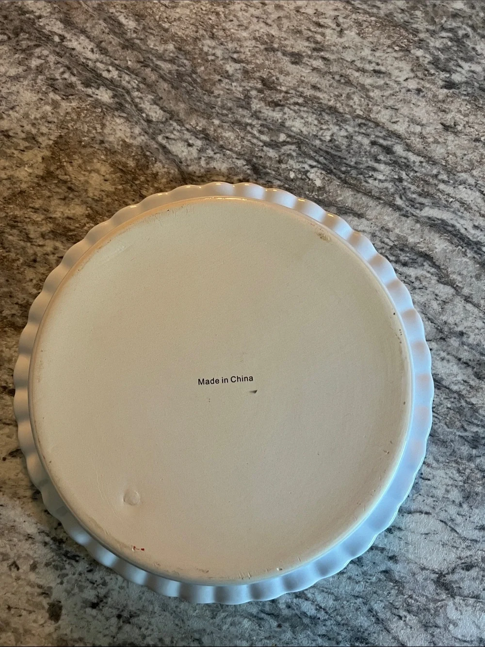 White Holiday Ceramic Pie Dish with Festive Tinsel Design 10 inch round EUC